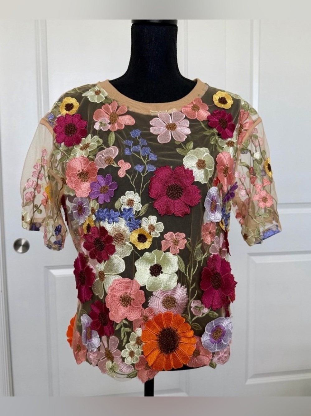 Anthropologie Dolan Floral Apleque’ Mesh Tee. Like new 🌺🌼